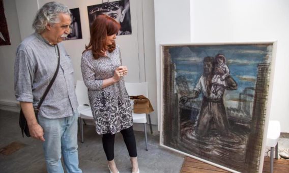 CFK se rodeó de arte tras su paso por Comodoro Py - Diario Vivo